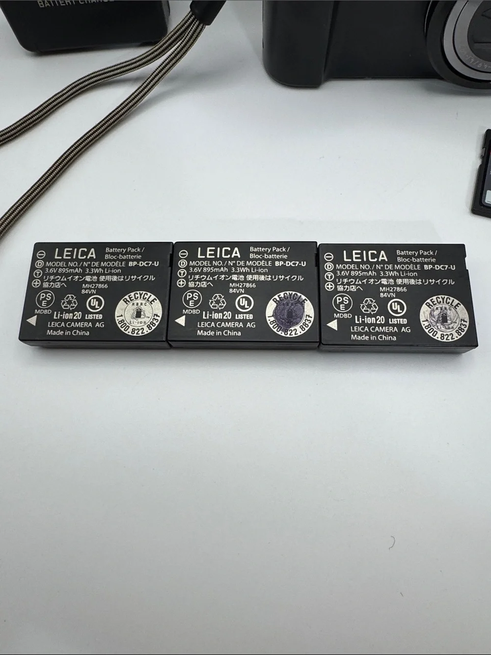 Leica V-Lux 20 Digital Camera W/ Case Charger 3X Batteries 8GB Card Bag Cords